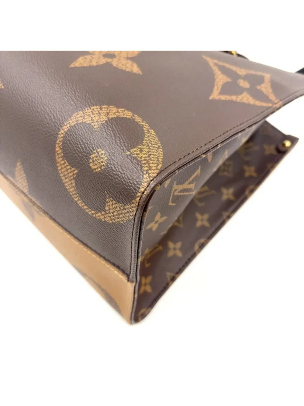Louis Vuitton On The Go MM Monogram Giant Leather Brown Black Light Tote Gold